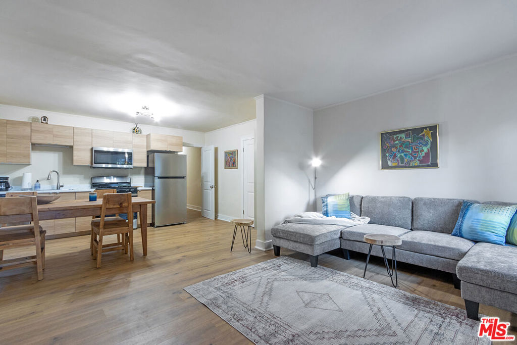Residential Lease in Los Angeles 3