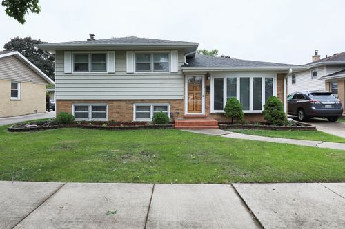 1065 Irwin Ave, Des Plaines, IL, 60018-2017 | Card Image