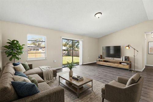 637 Mosquero Ave, Deltona, FL, 32738-9243 | Card Image