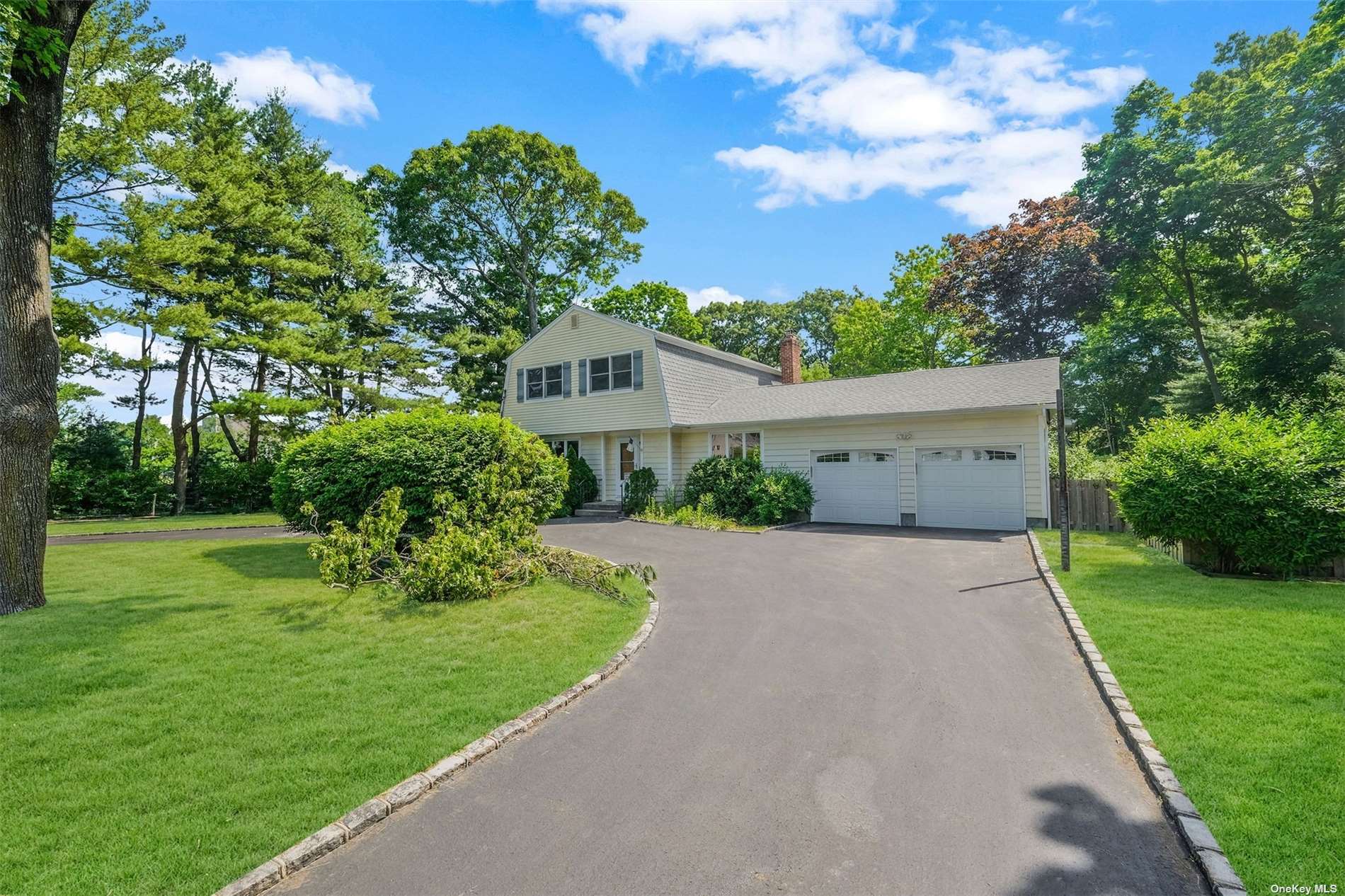 Stoothoff Rd, East Northport, NY 11731