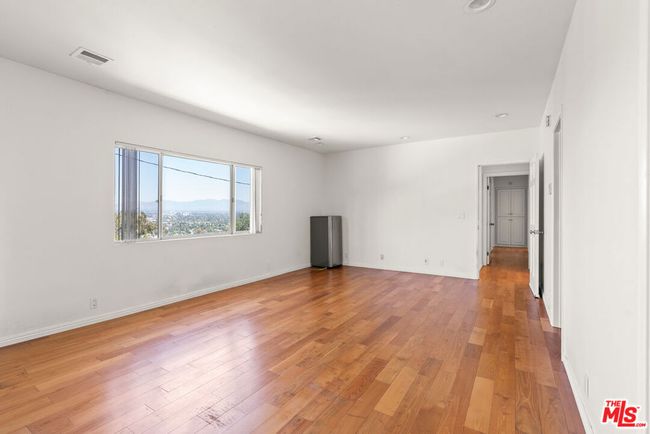 3962 Oakfield Dr, House other with 5 bedrooms, 5 bathrooms and 2 parking in Sherman Oaks CA | Image 29