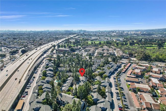 25429 Pine Creek Ln, Condo with 2 bedrooms, 1 bathrooms and 2 parking in Wilmington CA | Image 33