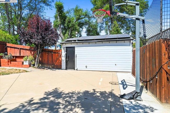 17860 Almond Rd, House other with 5 bedrooms, 4 bathrooms and 4 parking in Castro Valley CA | Image 51