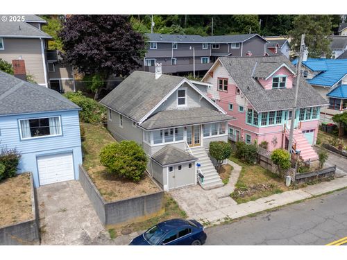 657 Florence Ave, Astoria, OR, 97103-5900 | Card Image