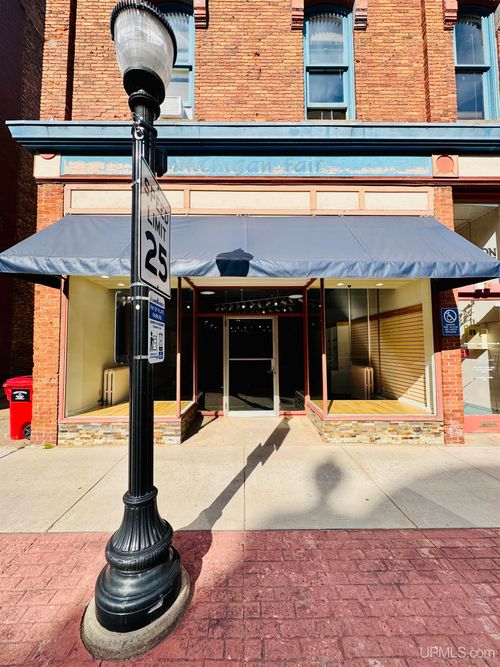 114 W Washington Street, Marquette, MI, 49855 | Card Image
