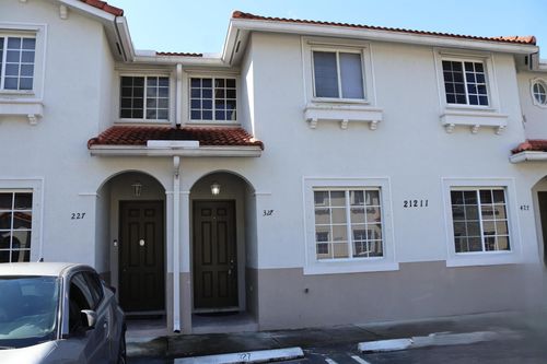 apt-327-21211 Nw 14th Pl, Miami Gardens, FL, 33169-7448 | Card Image