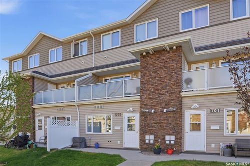 703-1022 Hampton Circle, Saskatoon, SK, S7R0K3 | Card Image