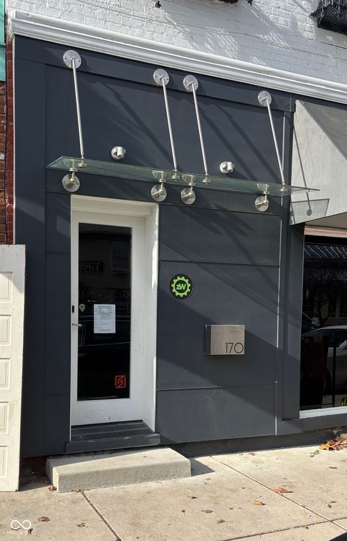 170 S Main St, Zionsville, IN, 46077-1520 | Card Image