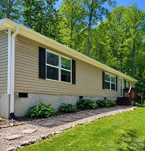 256 Inglewood Cove Rd, Waynesville, NC, 28786-7332 | Card Image