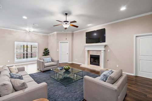 24-111 Crestway Dr, Cedar Hill, TX, 75104-5472 | Card Image