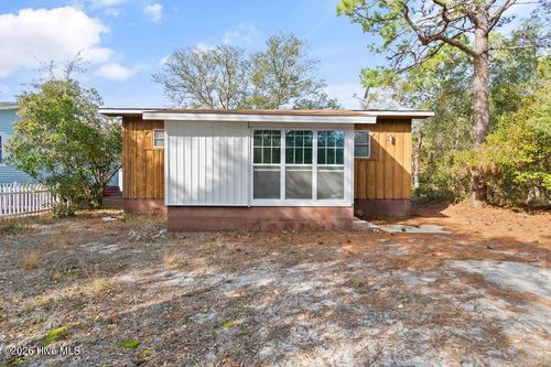 129 Ne 18th Street Ne, Oak Island, NC, 28465 | Card Image