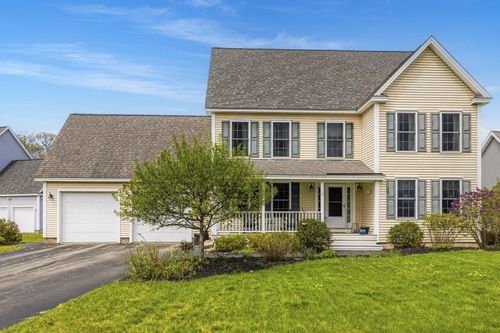 8 Mason Dr, Stratham, NH, 03885-6534 | Card Image