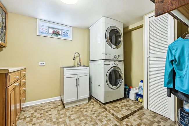 8252 N Caldwell Ave, House other with 4 bedrooms, 3 bathrooms and 2 parking in Niles IL | Image 37