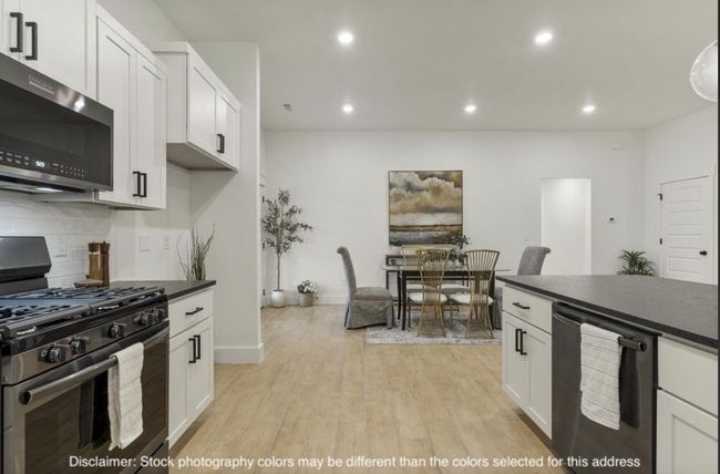 Kitchen/Dining Combo | Image 8
