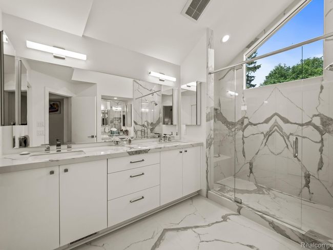 22-web-or-mls-P2199384.jpg | Image 20