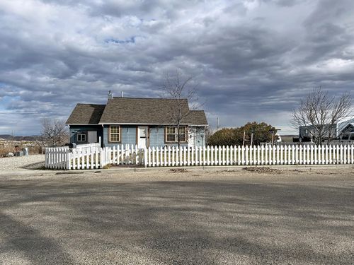 107 N Tisdale Ave, Buffalo, WY, 82834-2000 | Card Image