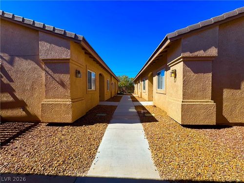 d-1090 Potro Ave, Pahrump, NV, 89048-3318 | Card Image