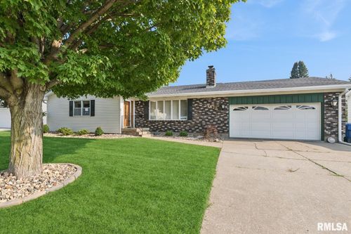 1825 5th Ave S, Clinton, IA, 52732-4947 | Card Image