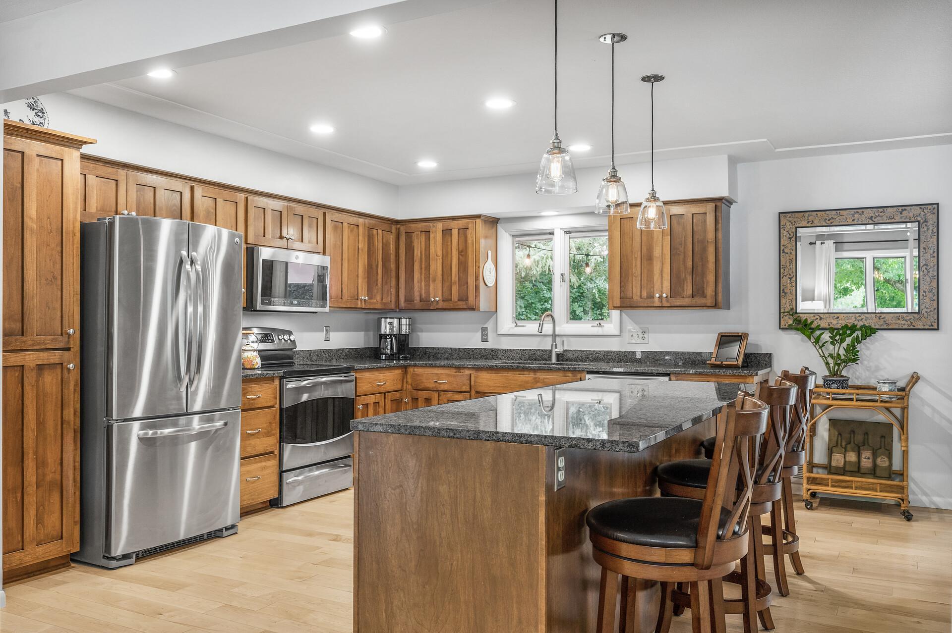 Bassett Creek Dr, Minneapolis, MN 55422