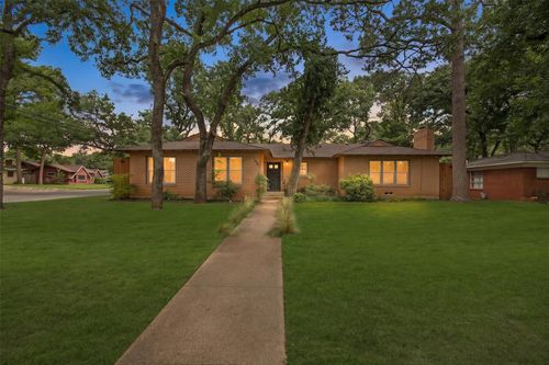 1200 Barker St, Arlington, TX, 76012-4601 | Card Image