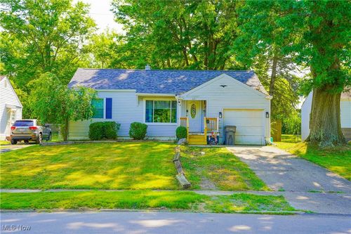 221 S Bon Air Ave, Youngstown, OH, 44509-2904 | Card Image