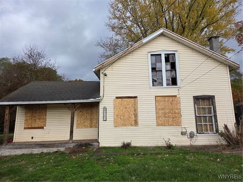 9205 Ridge Rd, Middleport, NY, 14105-9722 | Card Image