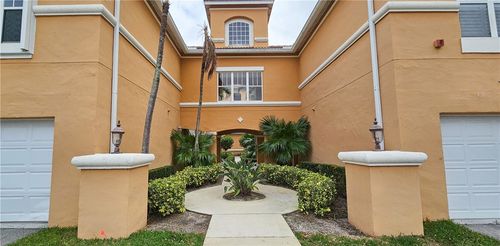 c207-5035 Fairways Cir, Vero Beach, FL, 32967-7461 | Card Image