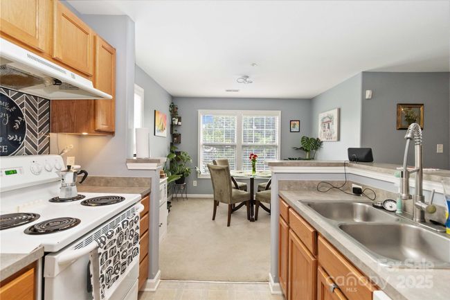 1108 Plaza Walk Dr, Condo with 2 bedrooms, 2 bathrooms and null parking in Charlotte NC | Image 12