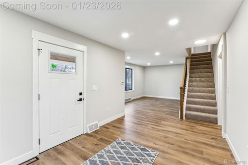 9398 Ortonville Rd, Clarkston, MI, 48348-2851 | Card Image