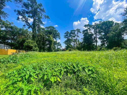 910 Redoak St, Vidor, TX, 77662-9389 | Card Image