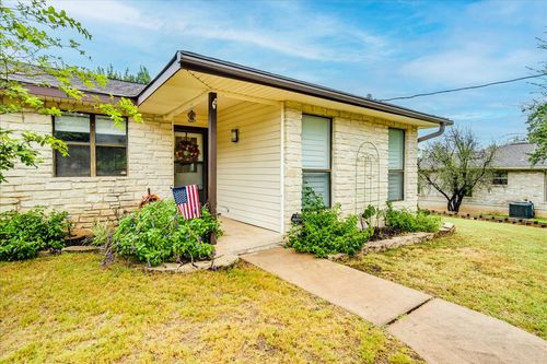 104 Clear Springs Rd, Georgetown, TX, 78628-2611 | Card Image