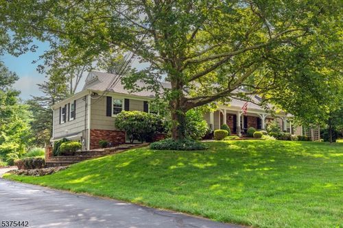 13 Fox Hill Dr, Warren, NJ, 07059-5052 | Card Image