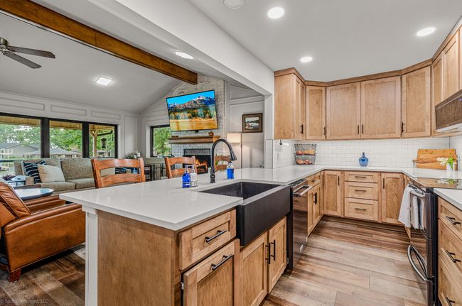 2012 Island Cir, House other with 4 bedrooms, 2 bathrooms and null parking in Tool TX | Image 10