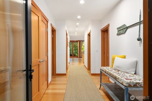 j101-998 Ne Vineyard Ln, Bainbridge Island, WA, 98110 | Card Image