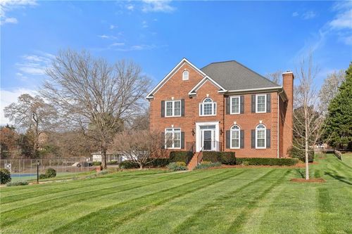 3326 Grandview Club Rd, Pfafftown, NC, 27040-9236 | Card Image
