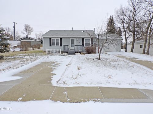 209 6th Street N, New Salem, ND, 58563 | Card Image