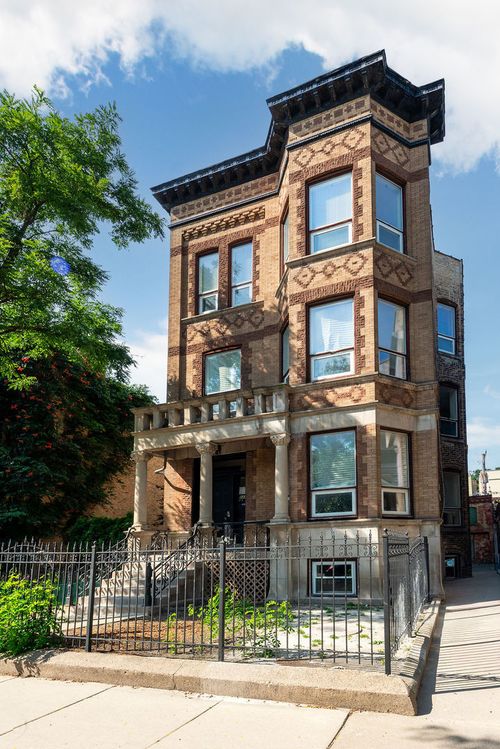 g-848 W George Street, Chicago, IL, 60657 | Card Image