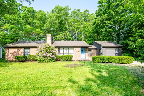 212 N Maple St, Saugatuck, MI, 49453-9753 | Card Image