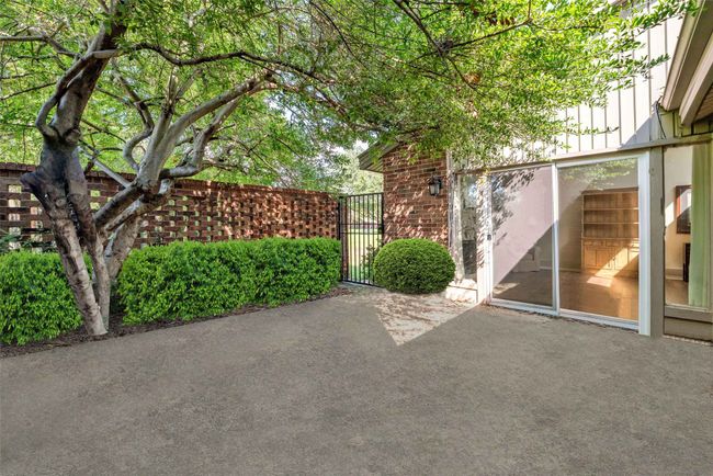 12434 Montego Plz, Townhouse with 2 bedrooms, 2 bathrooms and null parking in Dallas TX | Image 26