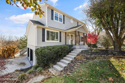 9820 Crestline Dr, Knoxville, TN, 37922-5700 | Card Image