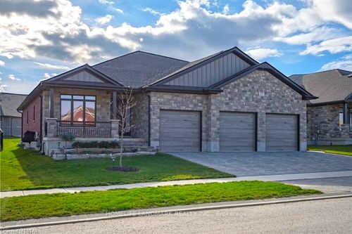 127 Robin Ridge Dr, Belmont, ON, N0L1B0 | Card Image