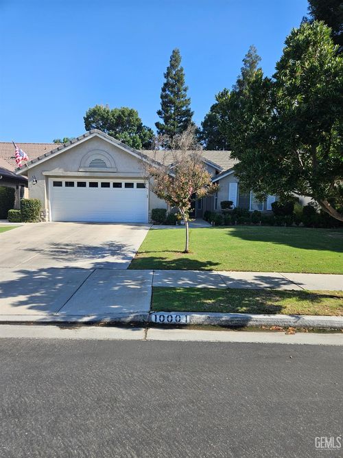 10001 Timeless Rose Ct, Bakersfield, CA, 93311-3730 | Card Image