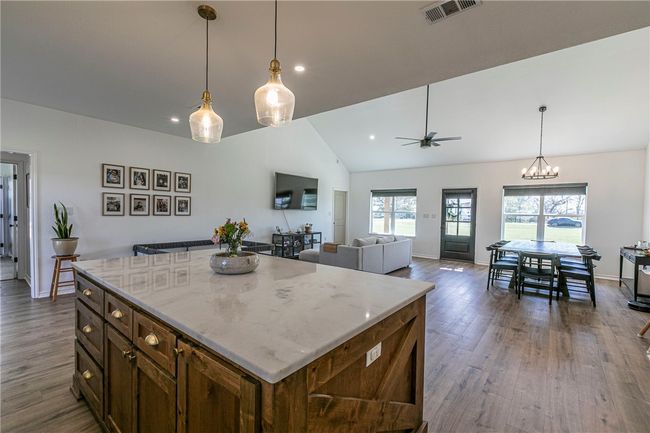 1973 Jackson Ln, House other with 3 bedrooms, 2 bathrooms and 2 parking in China Spring TX | Image 16