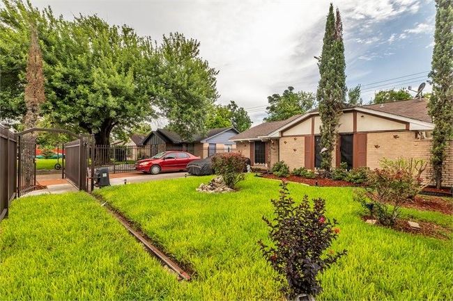 11055 Vailview Dr, House other with 3 bedrooms, 2 bathrooms and null parking in Houston TX | Image 4