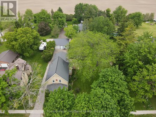 78 Victoria Ave E, Crediton, ON, N0M1M0 | Card Image