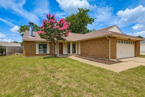 3206 Wintersmith Dr, Arlington, TX, 76014-2748 | Card Image