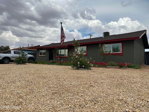 144 Cochise Dr, Winslow, AZ, 86047-2004 | Card Image