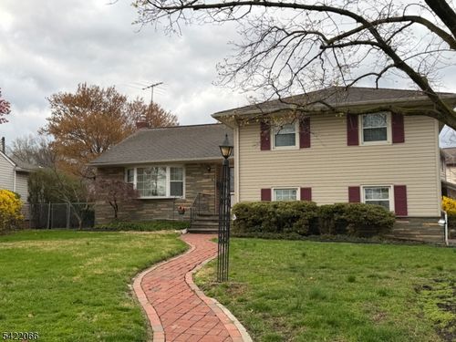 618 Fairway Dr, Union, NJ, 07083-8710 | Card Image