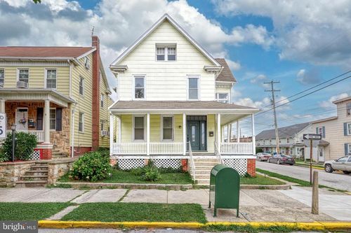 3 N Water St, SPRING GROVE, PA, 17362-1031 | Card Image