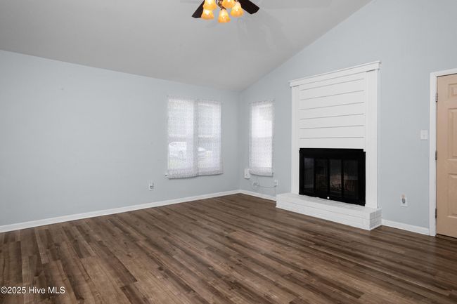 Living Room | Image 5